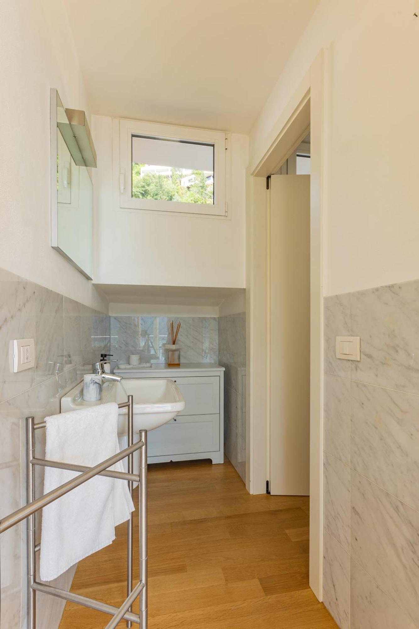 Apartament Casa Madlen - Bright Attic With Marvelous View Campione dʼItalia Zewnętrze zdjęcie