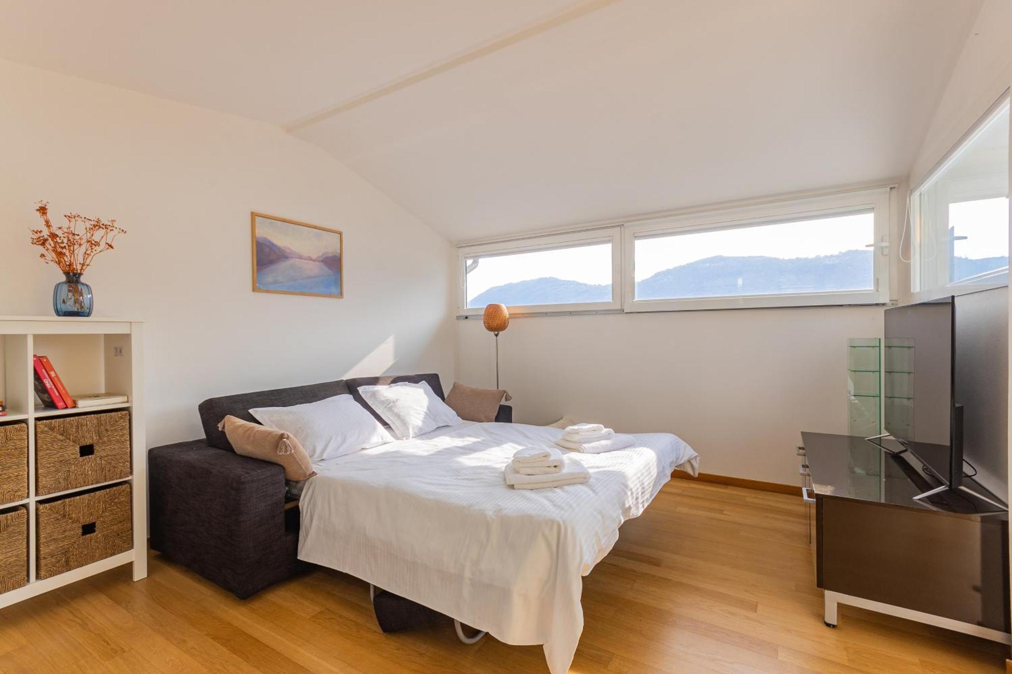 Apartament Casa Madlen - Bright Attic With Marvelous View Campione dʼItalia Zewnętrze zdjęcie