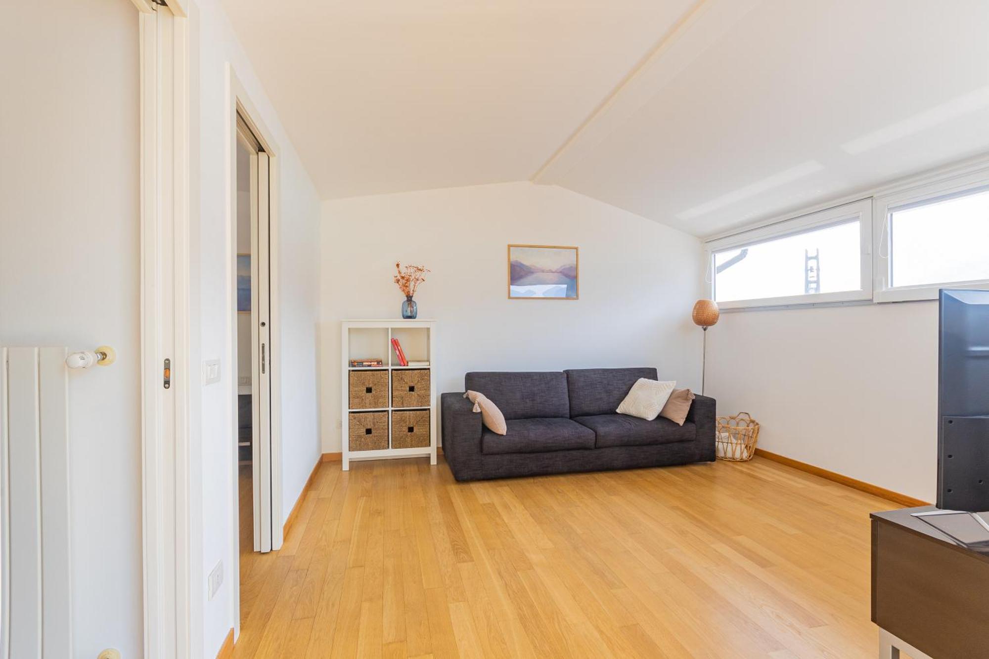 Apartament Casa Madlen - Bright Attic With Marvelous View Campione dʼItalia Zewnętrze zdjęcie